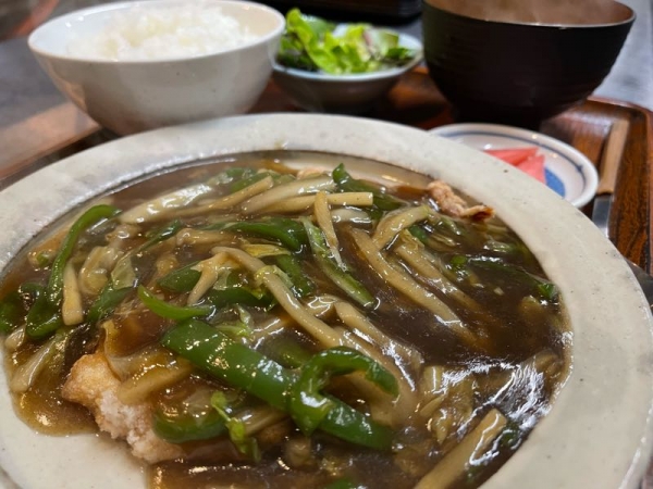 佐助豚の唐揚げ台湾風うま煮餡かけ定食