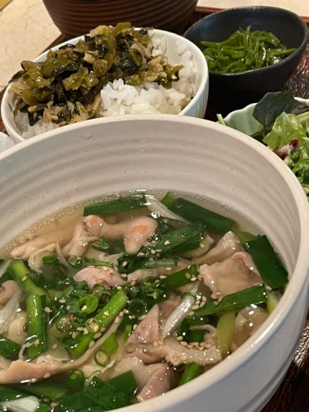 あっさり鰹だしの塩ホルモン煮と高菜明太子ご飯定食