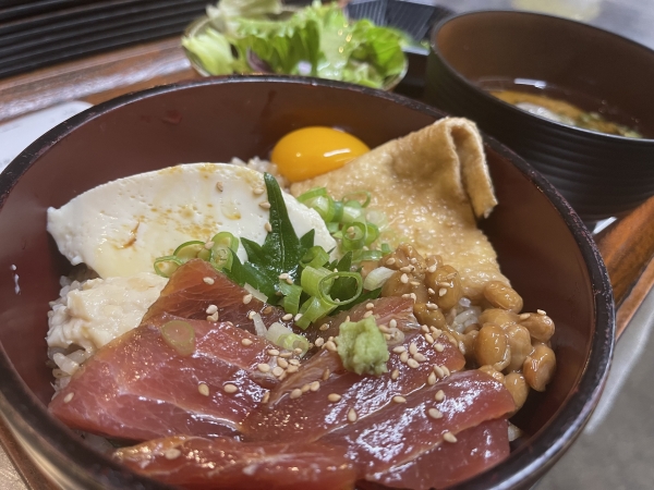 鮪の漬けと豆腐三昧丼定食