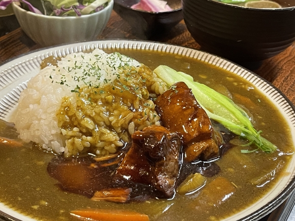 中華風豚の角煮＆カリー会飯(ホイハン)定食