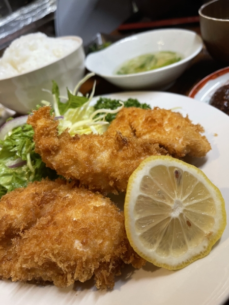 お出汁でいただくチキンかつ定食〜味噌だれ付き〜