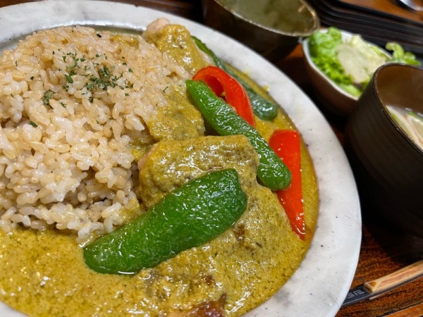 ココナッツチキンカレー定食