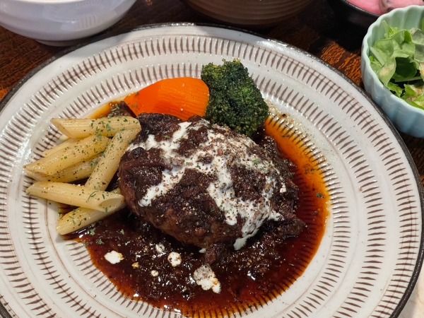 味噌グラスソースのハンバーグ定食