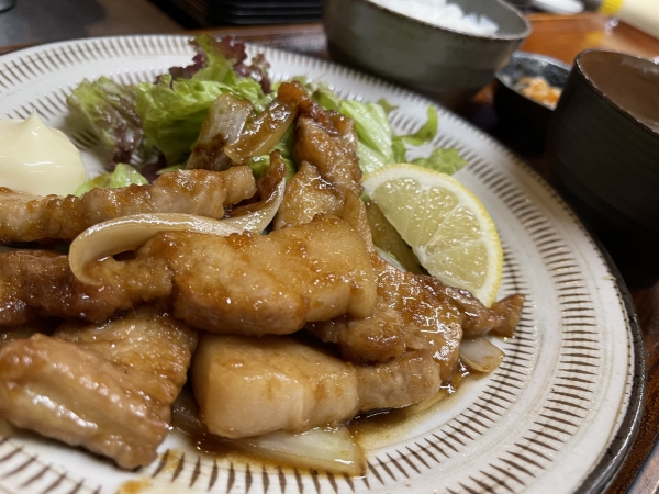 人気の佐助豚バラ生姜焼き定食