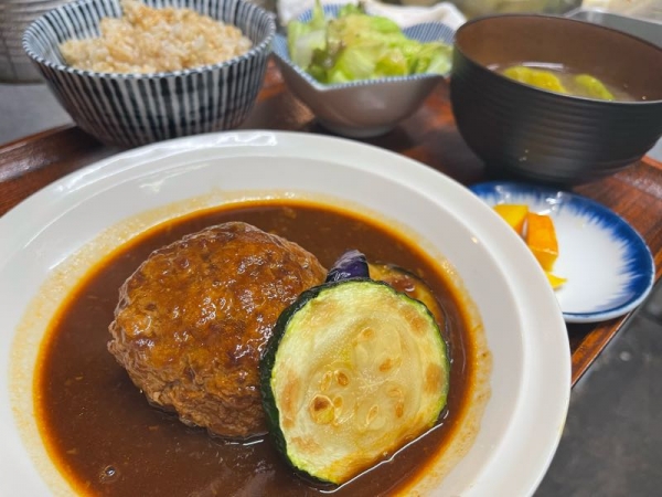 味噌煮込みハンバーグ定食